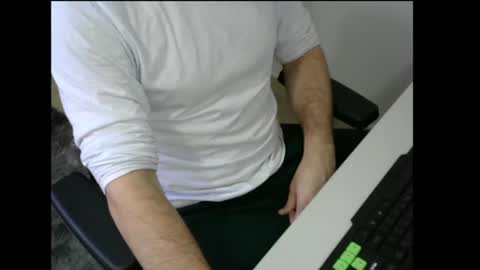 Snapshot of krocr_iras chatting on December 15, 1:22 pm Lucas  Edu online show from December 15, 1:22 pm