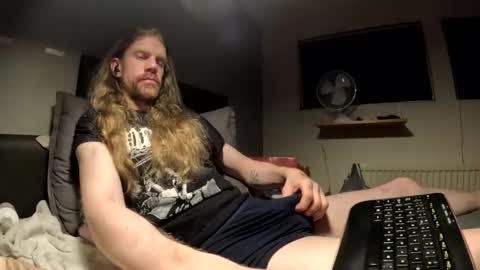 Krullz online show from January 18, 12:30 am