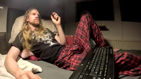 Krullz online show from January 15, 12:30 am