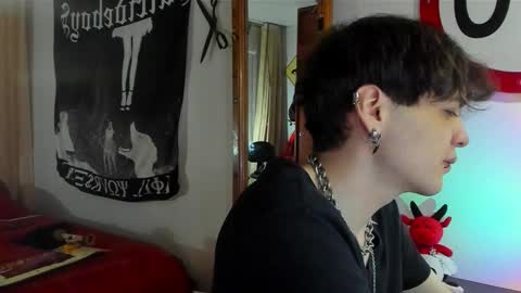 Snapshot of krye_x chatting on September 21, 9:52 pm Zack online show from September 21, 9:52 pm