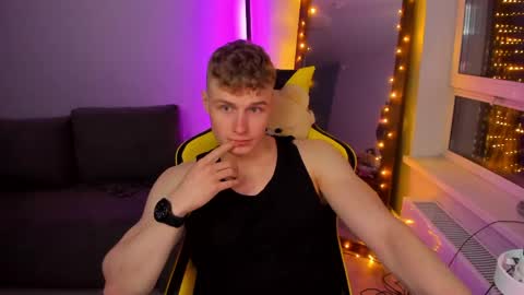 kurt_hanssen online show from May 7, 7:42 pm