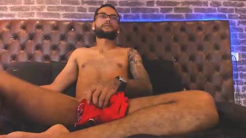 ---kylee--- online show from March 26, 1:01 am