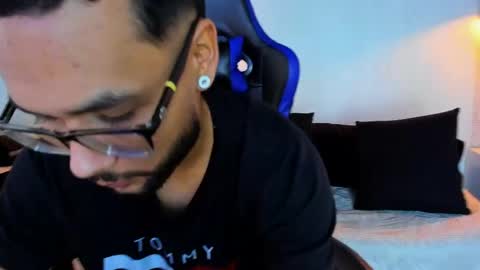 ---kylee--- online show from April 19, 9:06 pm