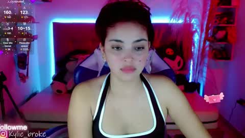 k ylie online show from October 5, 11:34 pm