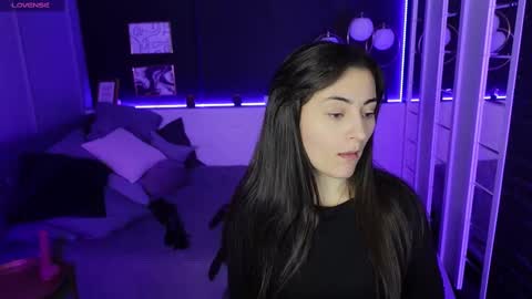 Kylie online show from March 9, 5:33 am