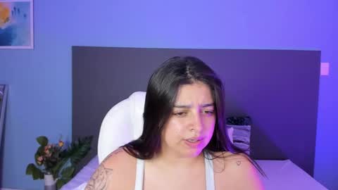 Snapshot of kylie_reyes chatting on February 21, 8:27 pm Kylie Reyes  online show from February 21, 8:27 pm