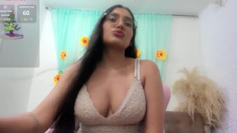 kylye online show from December 14, 9:21 pm