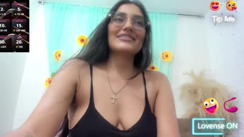 kylye online show from December 5, 9:23 pm