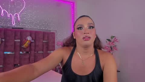 Kylie online show from October 2, 4:44 am