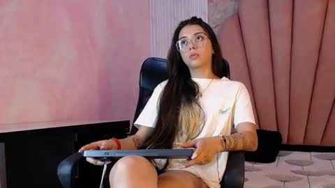 kyomi_hunt online show from June 4, 4:18 am