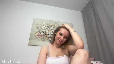 lina online show from April 15, 7:06 pm