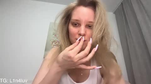 lina online show from April 19, 6:21 pm