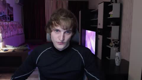 l1onkennedy online show from December 4, 9:58 pm