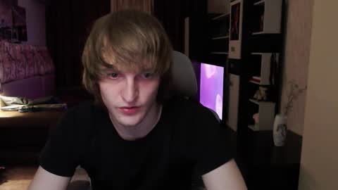 l1onkennedy online show from February 24, 8:01 pm