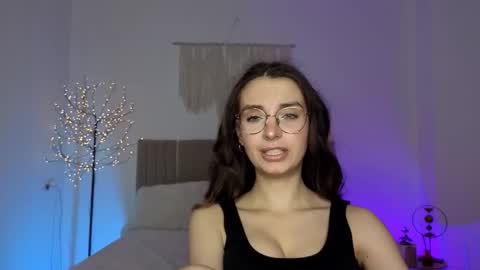 Margo  online show from February 16, 2:15 pm