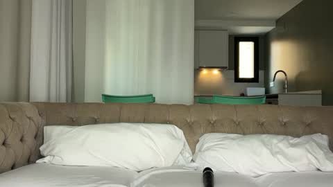 Julie online show from September 30, 10:26 am