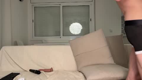 Julie online show from April 10, 6:30 am