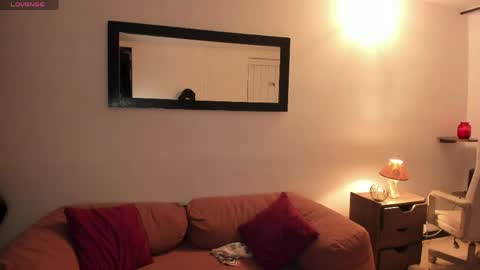 Jazmin online show from April 18, 3:19 am