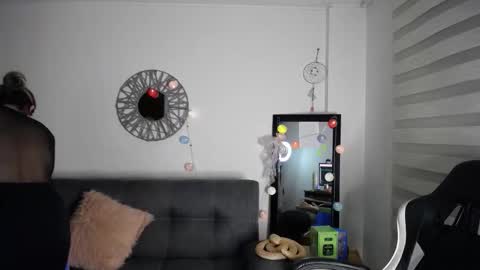 Catalina online show from November 17, 2:03 am