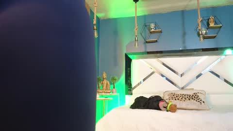 Cris  online show from March 17, 11:59 am