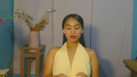 Mona online show from April 22, 3:41 pm