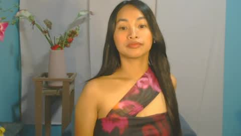 Mona online show from April 15, 4:32 pm