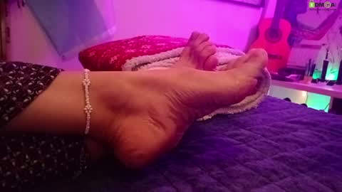 lachicadeldiablo online show from April 10, 9:30 pm