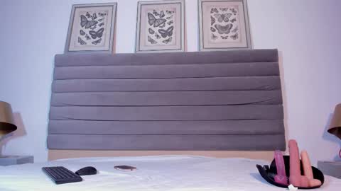 Laden And Juan online show from February 25, 12:03 am