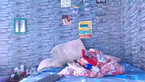 Lady godss online show from December 1, 7:01 pm