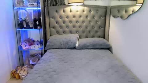 Snapshot of lady_moriseth chatting on October 9, 12:43 pm lady_moriseth online show from October 9, 12:43 pm