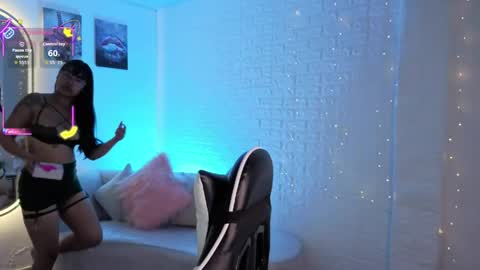 Lady Violet Bridgerton online show from April 19, 10:23 pm