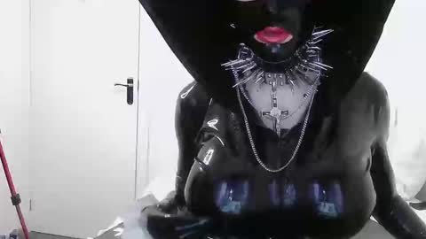 ladyblancmange online show from May 3, 12:22 pm