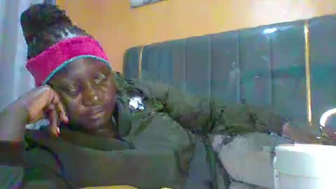 lindah32 online show from July 18, 12:12 am