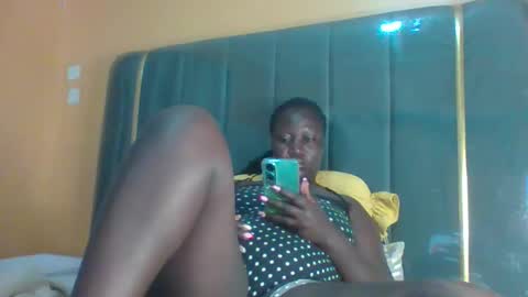 lindah32 online show from October 22, 4:37 am