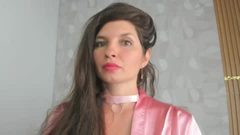  Danna................. online show from April 21, 4:14 pm