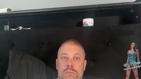 Snapshot of ladylorreign chatting on October 15, 3:24 pm ladylorreign online show from October 15, 3:24 pm