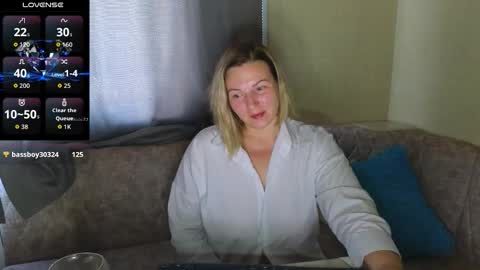 Snapshot of ladylucky_ chatting on October 20, 2:05 am ladylucky_ online show from October 20, 2:05 am