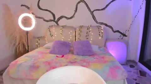 Lady  online show from December 19, 5:25 am