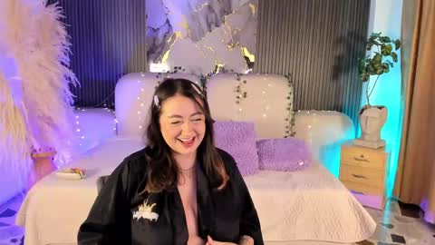 Lady  online show from April 18, 5:09 am