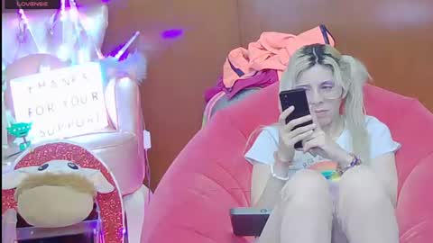 Skinnygirl online show from July 10, 1:32 am