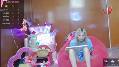 Skinnygirl online show from June 18, 11:54 pm