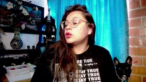 laia_hadid online show from February 27, 2:42 pm