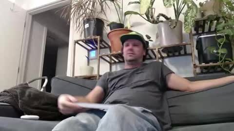 Snapshot of laidback_and_chill chatting on December 20, 1:58 am Rick online show from December 20, 1:58 am