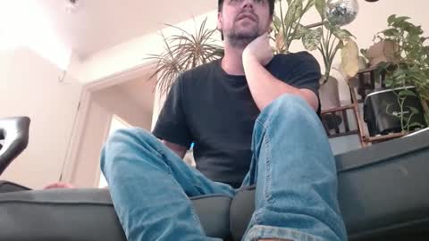 Snapshot of laidback_and_chill chatting on December 30, 2:31 am Rick online show from December 30, 2:31 am