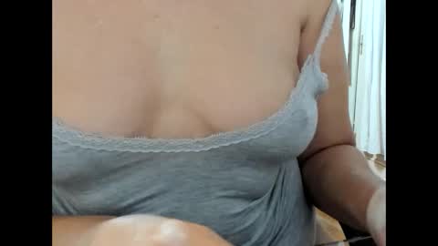 LAILA online show from December 2, 1:42 pm