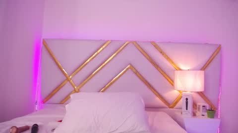 Laila Stilwills online show from September 20, 9:51 pm