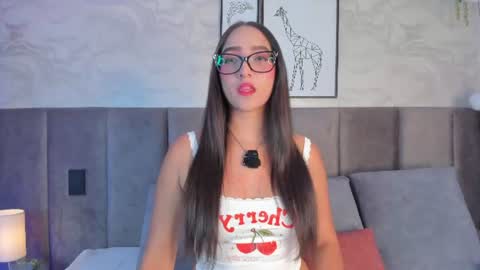 Loren online show from July 18, 7:27 pm