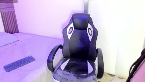 lalabunny01 online show from April 6, 4:43 am