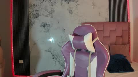 Laura online show from November 23, 12:58 pm