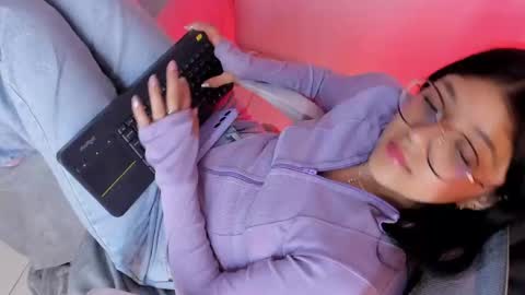 ... .          . ... online show from March 7, 6:33 pm